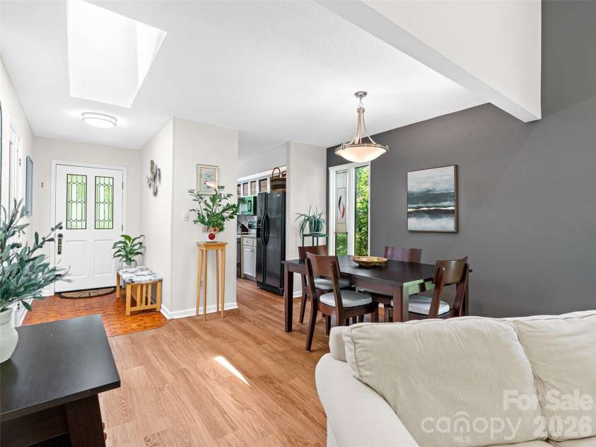 101 Beaver Ridge Road, Asheville, NC 28804.  MLS# CAR4378226, YatesRealty ID 31083. 