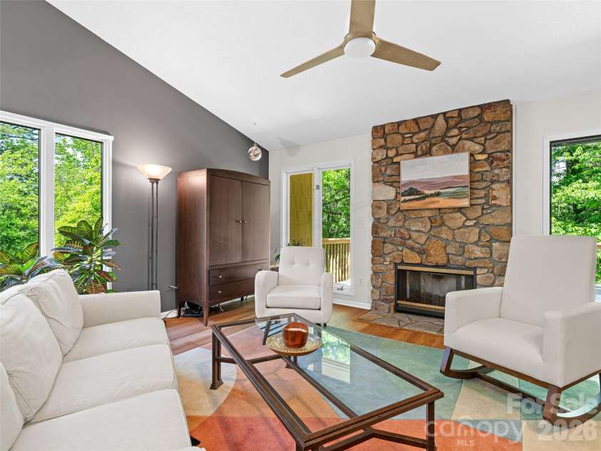 101 Beaver Ridge Road, Asheville, NC 28804.  MLS# CAR4378226, YatesRealty ID 31083. 