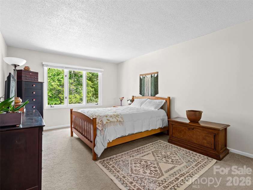 101 Beaver Ridge Road, Asheville, NC 28804.  MLS# CAR4378226, YatesRealty ID 31083. 