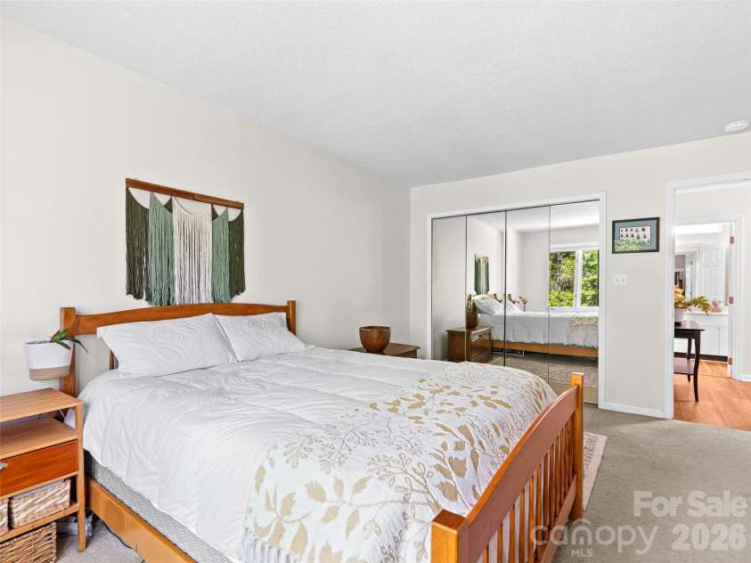 101 Beaver Ridge Road, Asheville, NC 28804.  MLS# CAR4378226, YatesRealty ID 31083. 