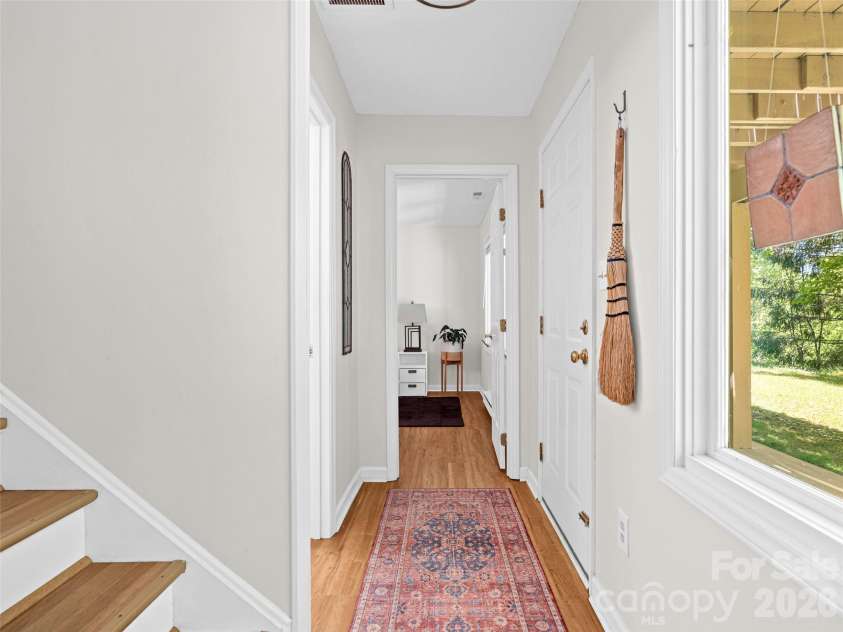 101 Beaver Ridge Road, Asheville, NC 28804.  MLS# CAR4378226, YatesRealty ID 31083. 