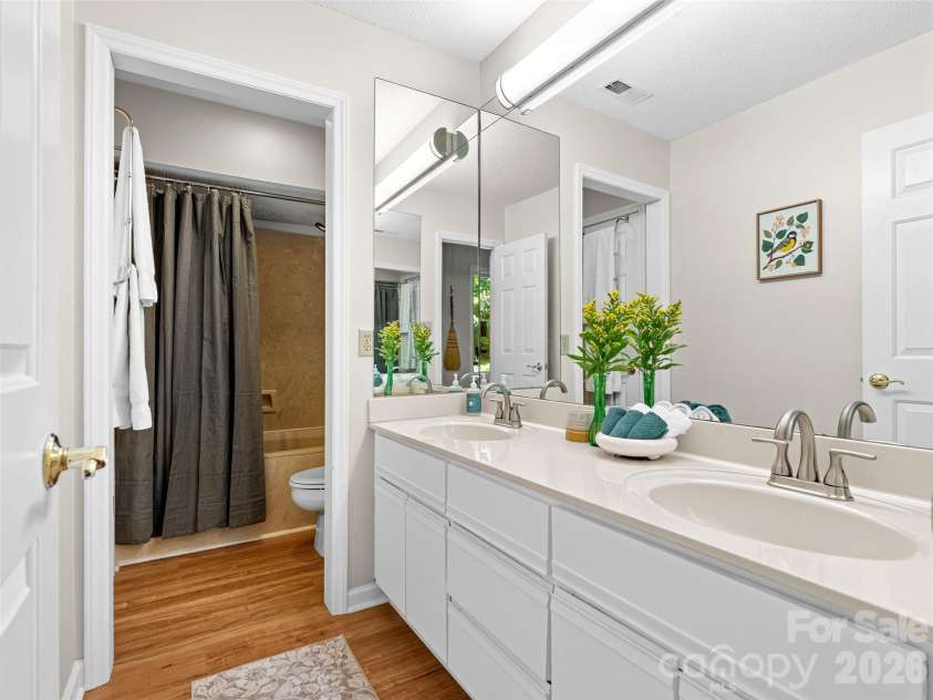 101 Beaver Ridge Road, Asheville, NC 28804.  MLS# CAR4378226, YatesRealty ID 31083. 