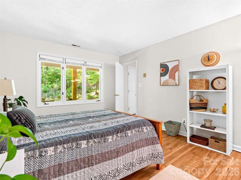 101 Beaver Ridge Road, Asheville, NC 28804.  MLS# CAR4378226, YatesRealty ID 31083. 