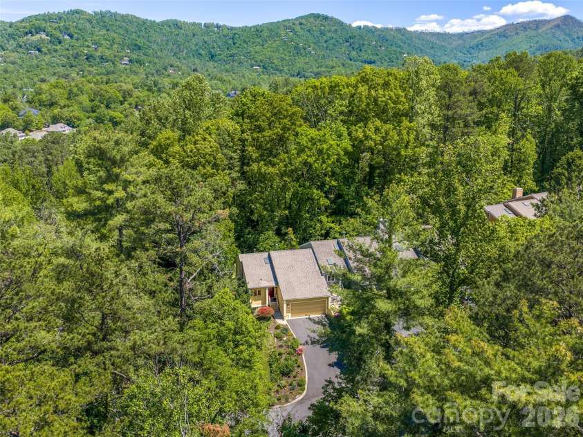 101 Beaver Ridge Road, Asheville, NC 28804.  MLS# CAR4378226, YatesRealty ID 31083. 