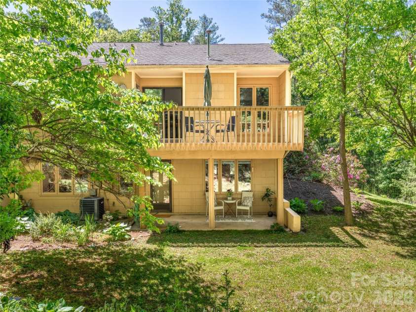 101 Beaver Ridge Road, Asheville, NC 28804.  MLS# CAR4378226, YatesRealty ID 31083. 