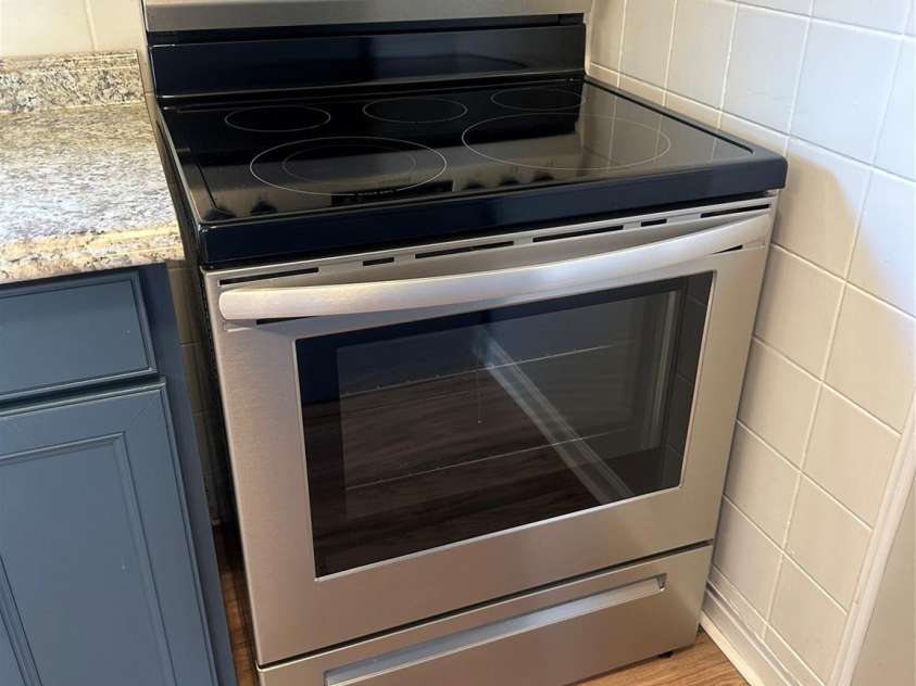 1208 North Davis Avenue, Newton, NC 28658.  MLS# CAR4283264, YatesRealty ID 31083. 