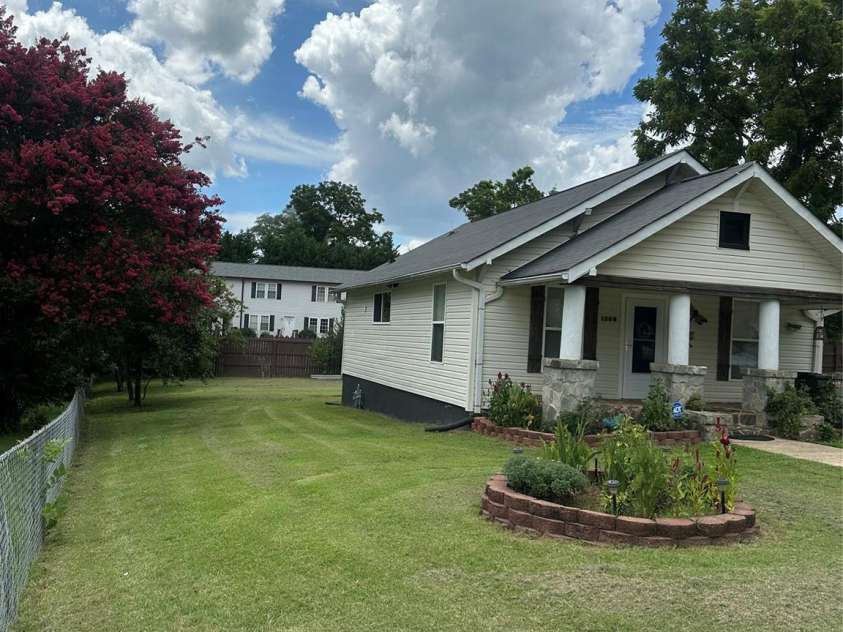 1208 North Davis Avenue, Newton, NC 28658.  MLS# CAR4283264, YatesRealty ID 31083. Nice level lot