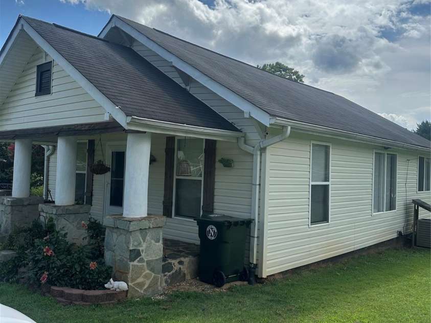 1208 North Davis Avenue, Newton, NC 28658.  MLS# CAR4283264, YatesRealty ID 31083. Side view