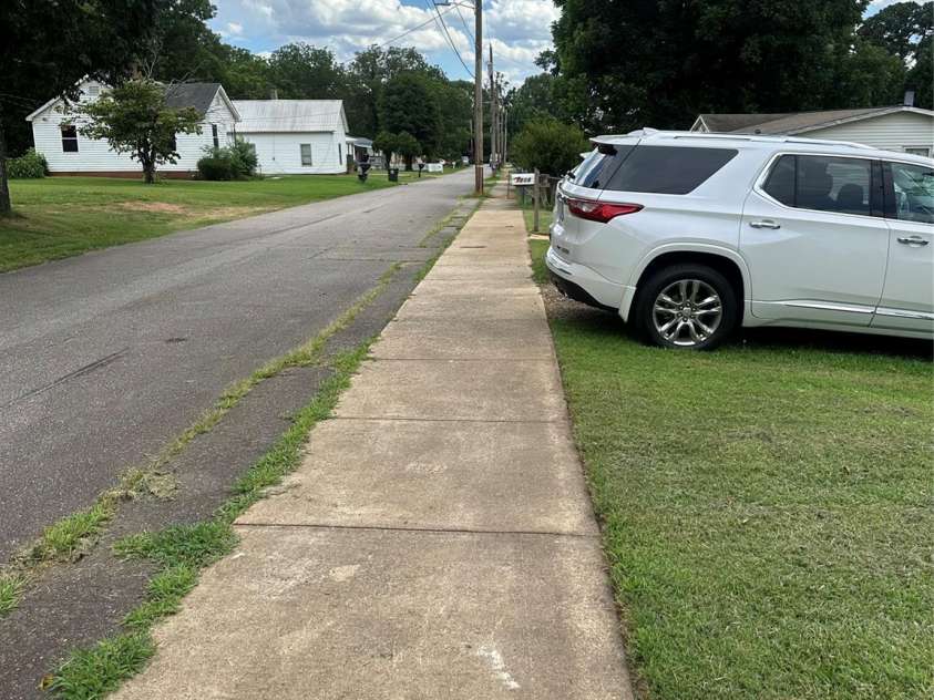 1208 North Davis Avenue, Newton, NC 28658.  MLS# CAR4283264, YatesRealty ID 31083. Side walks