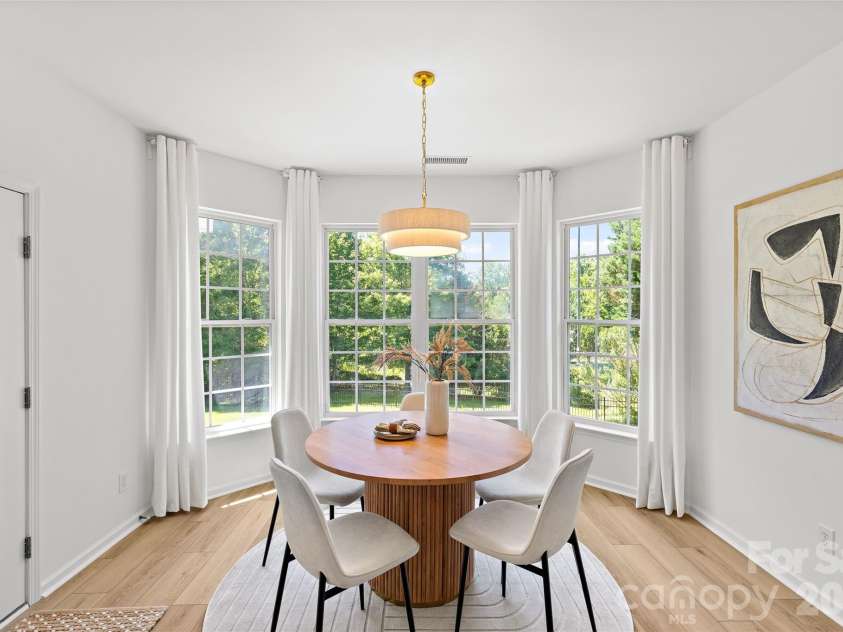 14724 Bridle Trace Lane, Pineville, NC 28134.  MLS# CAR4389602, YatesRealty ID 31084. Breakfast Area