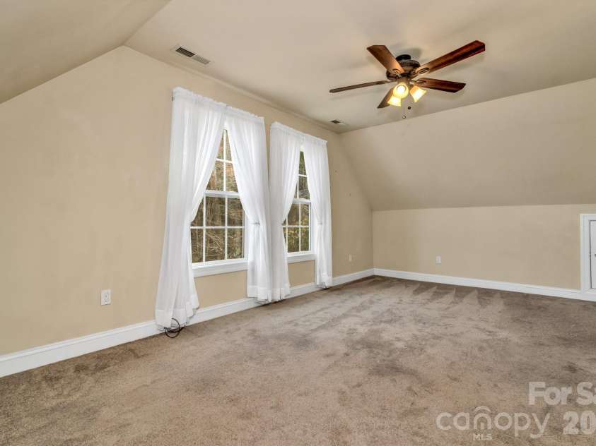 387 Goodview Drive, Hendersonville, NC 28792.  MLS# CAR4335781, YatesRealty ID 31084. 