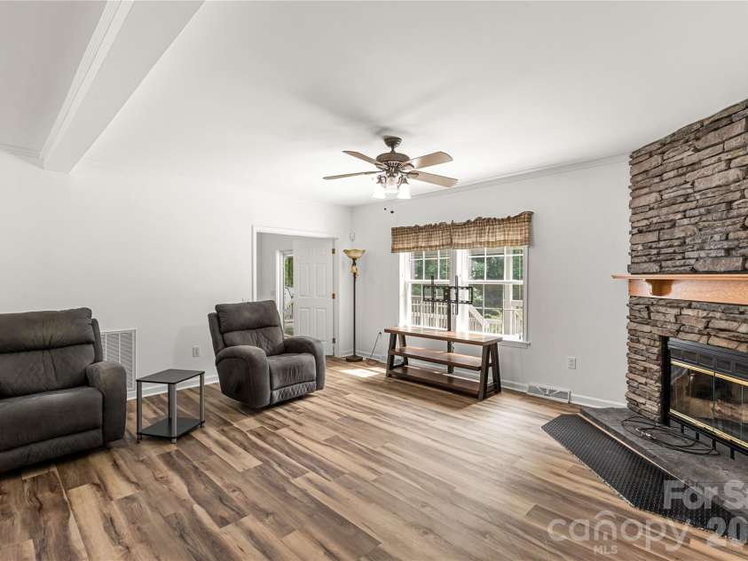 1738 Charlotte Highway, Lancaster, SC 29720.  MLS# CAR4391587, YatesRealty ID 31085. 
