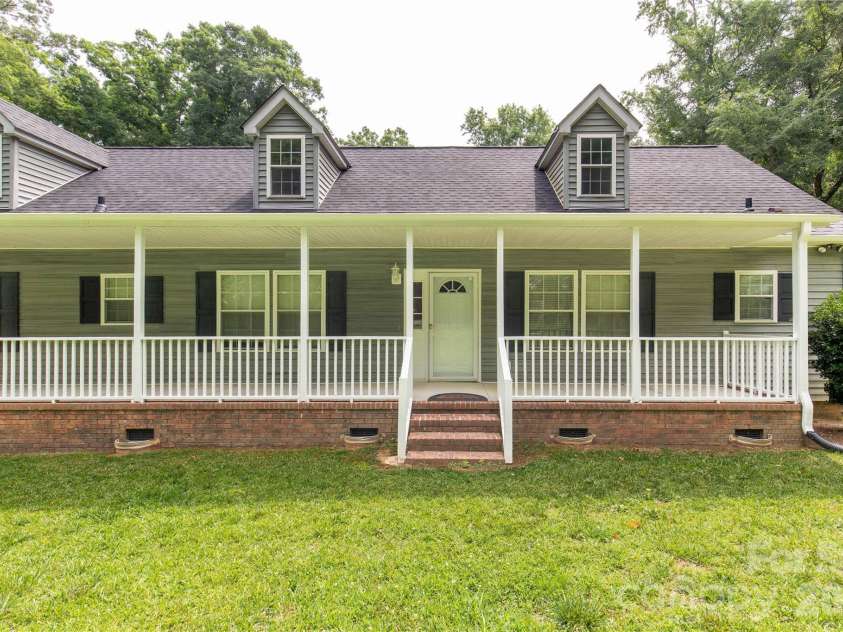 1738 Charlotte Highway, Lancaster, SC 29720.  MLS# CAR4391587, YatesRealty ID 31085. 