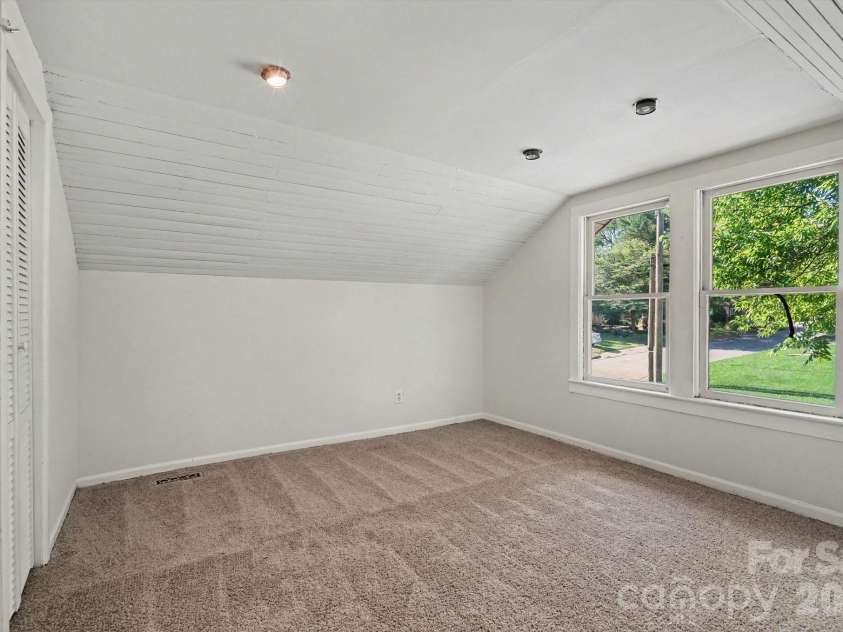 1402 1st Avenue Place, Hickory, NC 28601.  MLS# CAR4393210, YatesRealty ID 31086. 