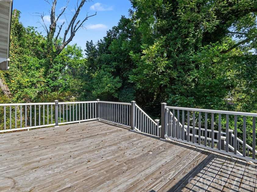 1402 1st Avenue Place, Hickory, NC 28601.  MLS# CAR4393210, YatesRealty ID 31086. 