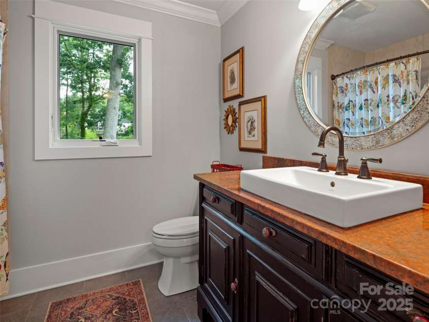 19 Pheasant Drive, Asheville, NC 28803.  MLS# CAR4284659, YatesRealty ID 31086. Second Bathroom