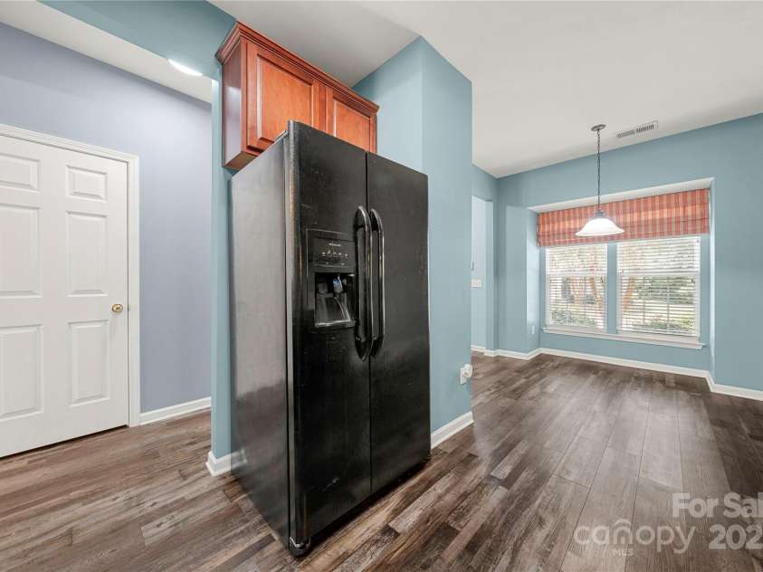 1883 Lookout Lane, Gastonia, NC 28054.  MLS# CAR4286536, YatesRealty ID 31087. 