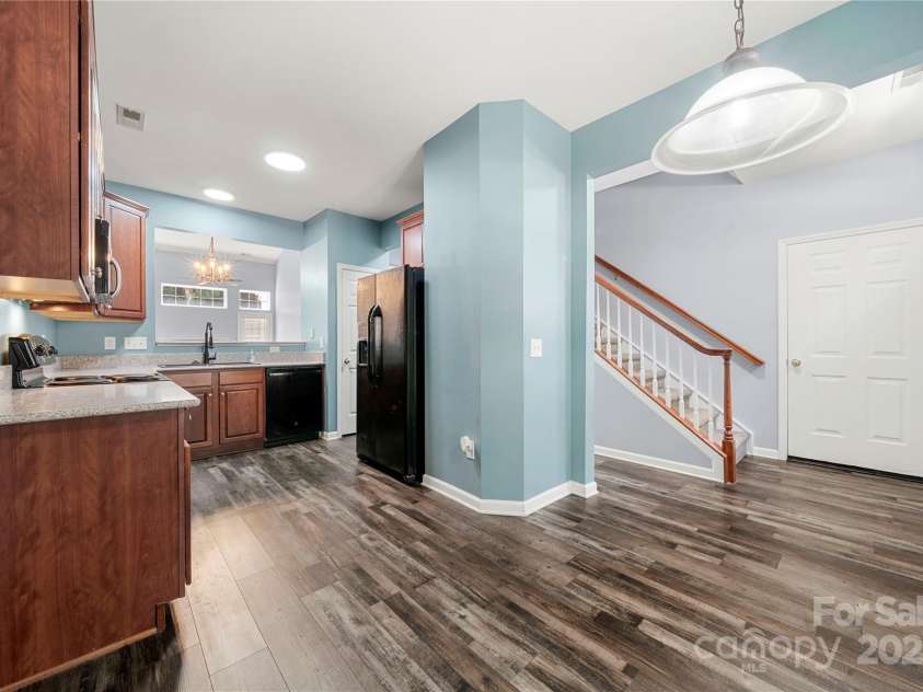 1883 Lookout Lane, Gastonia, NC 28054.  MLS# CAR4286536, YatesRealty ID 31087. 