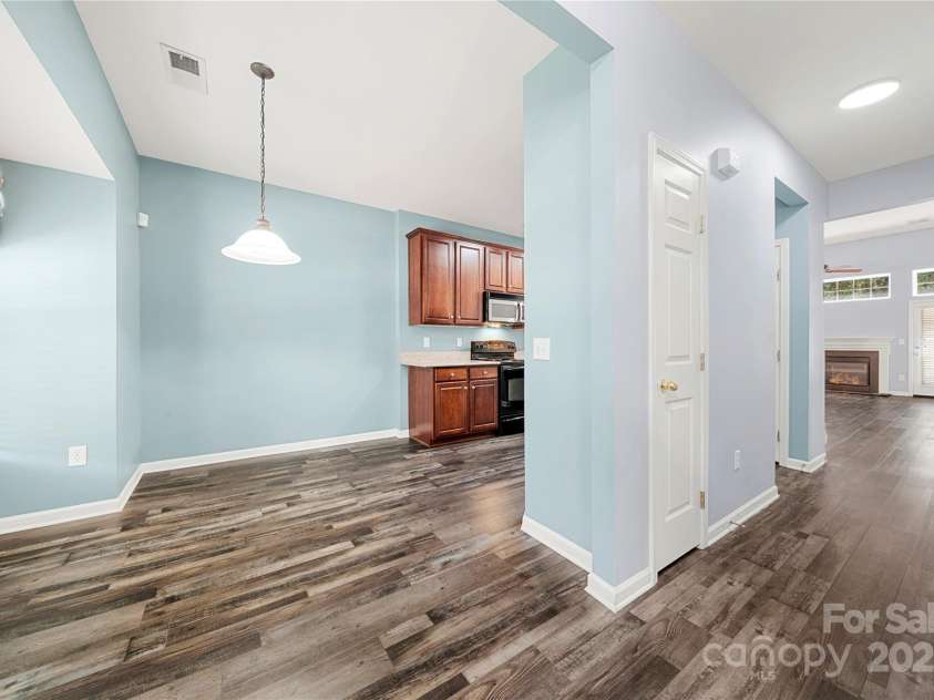 1883 Lookout Lane, Gastonia, NC 28054.  MLS# CAR4286536, YatesRealty ID 31087. 