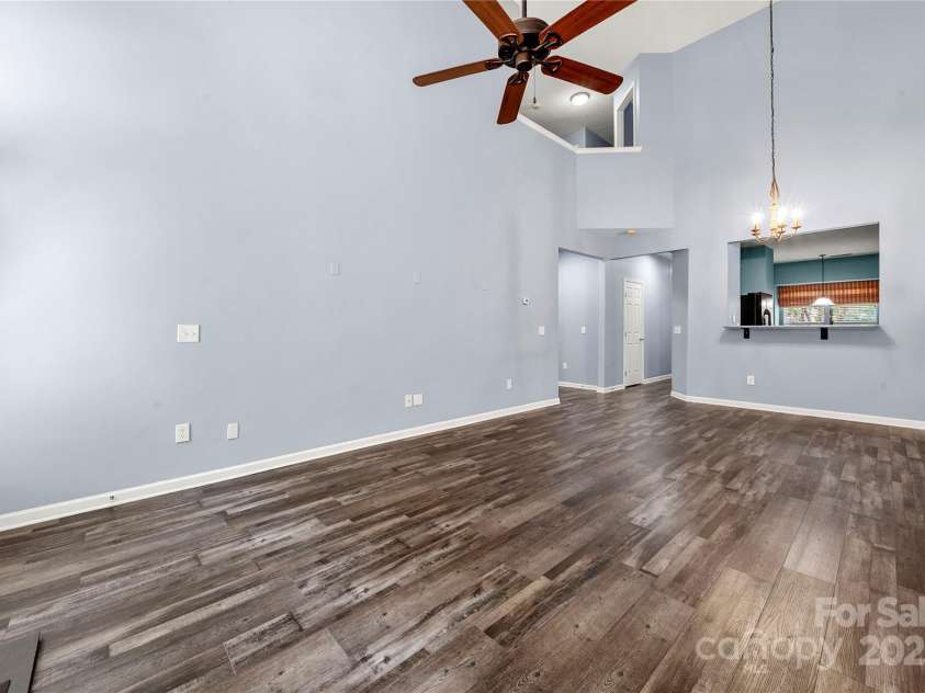 1883 Lookout Lane, Gastonia, NC 28054.  MLS# CAR4286536, YatesRealty ID 31087. 