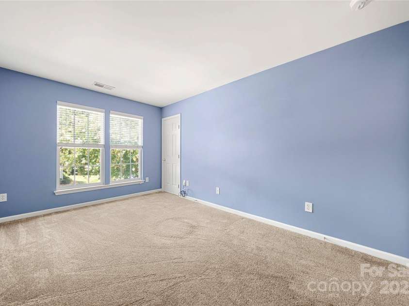 1883 Lookout Lane, Gastonia, NC 28054.  MLS# CAR4286536, YatesRealty ID 31087. 