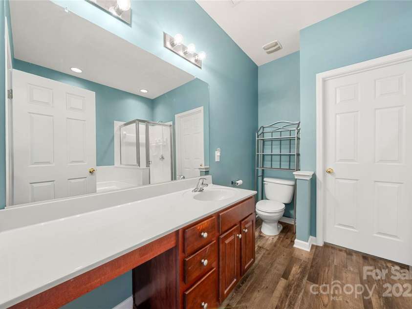 1883 Lookout Lane, Gastonia, NC 28054.  MLS# CAR4286536, YatesRealty ID 31087. 