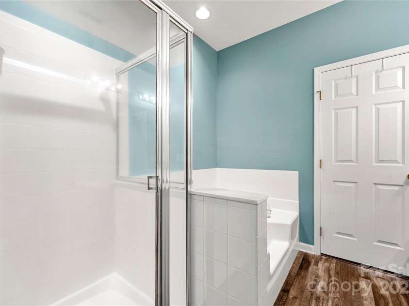 1883 Lookout Lane, Gastonia, NC 28054.  MLS# CAR4286536, YatesRealty ID 31087. 