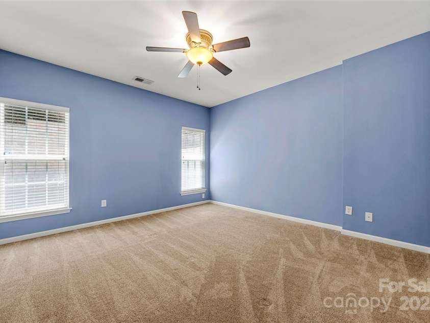 1883 Lookout Lane, Gastonia, NC 28054.  MLS# CAR4286536, YatesRealty ID 31087. 