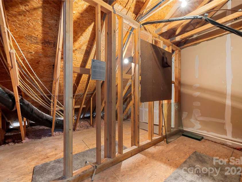 1883 Lookout Lane, Gastonia, NC 28054.  MLS# CAR4286536, YatesRealty ID 31087. 
