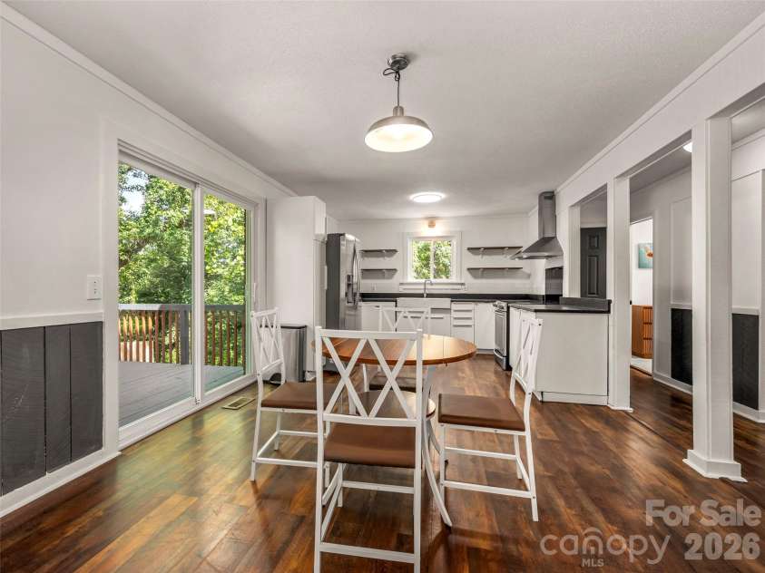 3276 Howard Gap Road, Hendersonville, NC 28792.  MLS# CAR4393443, YatesRealty ID 31087. 