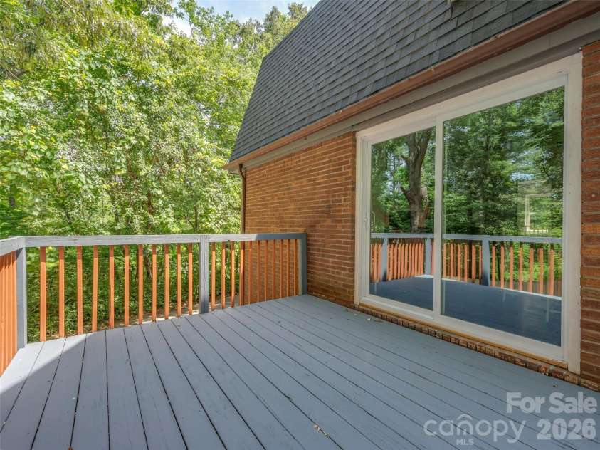 3276 Howard Gap Road, Hendersonville, NC 28792.  MLS# CAR4393443, YatesRealty ID 31087. 