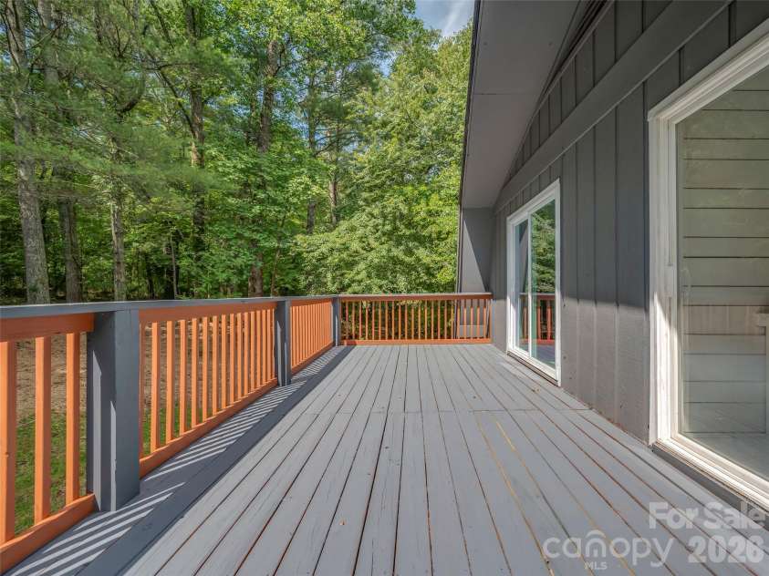 3276 Howard Gap Road, Hendersonville, NC 28792.  MLS# CAR4393443, YatesRealty ID 31087. 