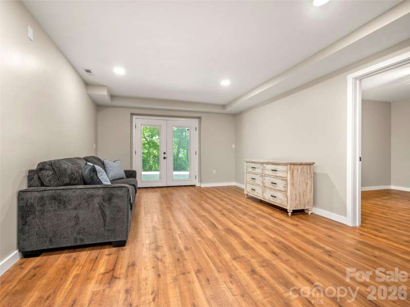 3276 Howard Gap Road, Hendersonville, NC 28792.  MLS# CAR4393443, YatesRealty ID 31087. 