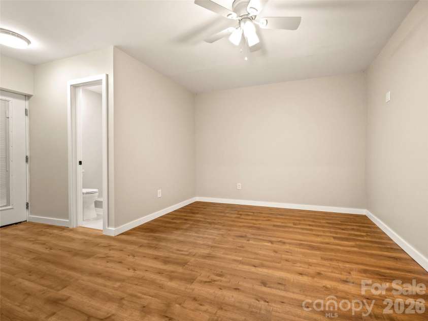 3276 Howard Gap Road, Hendersonville, NC 28792.  MLS# CAR4393443, YatesRealty ID 31087. 