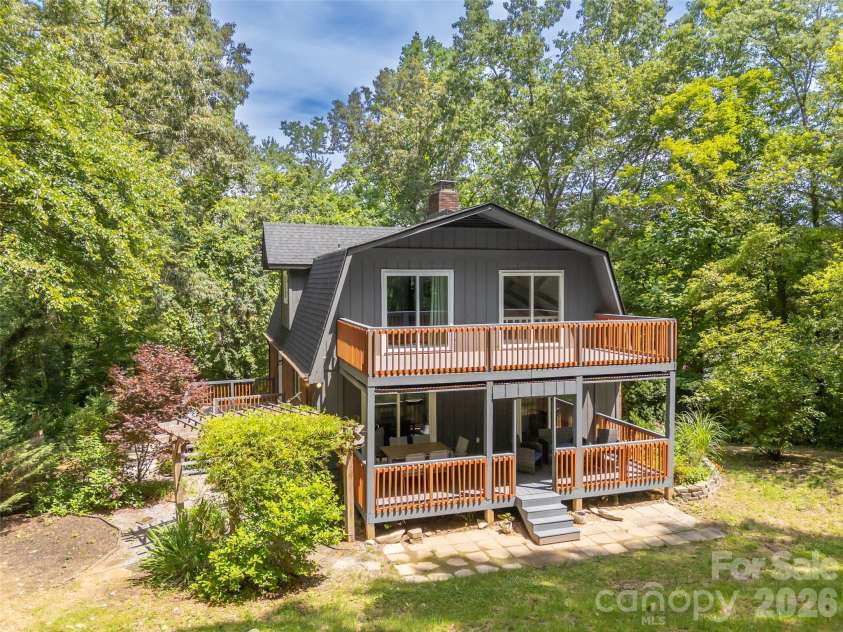 3276 Howard Gap Road, Hendersonville, NC 28792.  MLS# CAR4393443, YatesRealty ID 31087. 