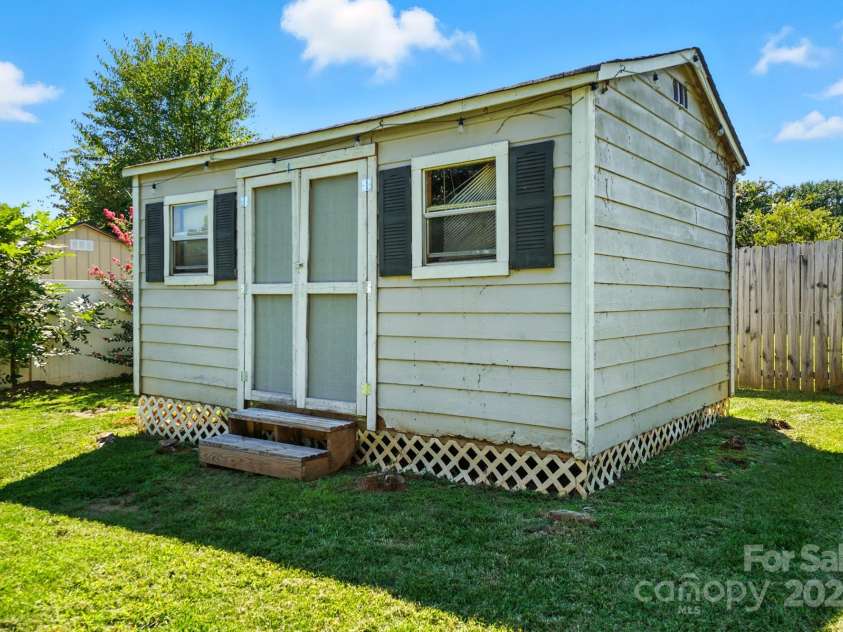 4277 Timberwood Drive, Gastonia, NC 28056.  MLS# CAR4286177, YatesRealty ID 31088. 