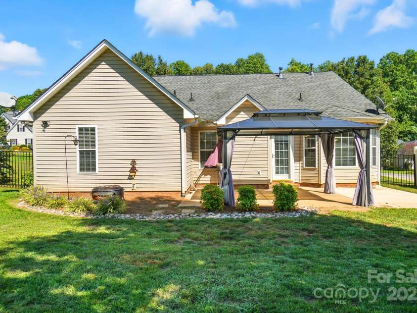 4277 Timberwood Drive, Gastonia, NC 28056.  MLS# CAR4286177, YatesRealty ID 31088. 