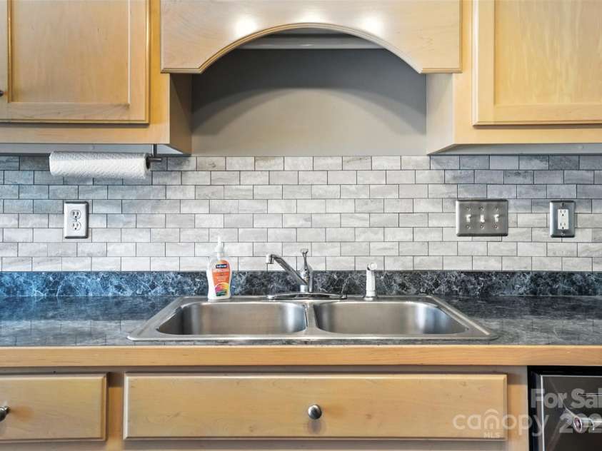 4277 Timberwood Drive, Gastonia, NC 28056.  MLS# CAR4286177, YatesRealty ID 31088. 