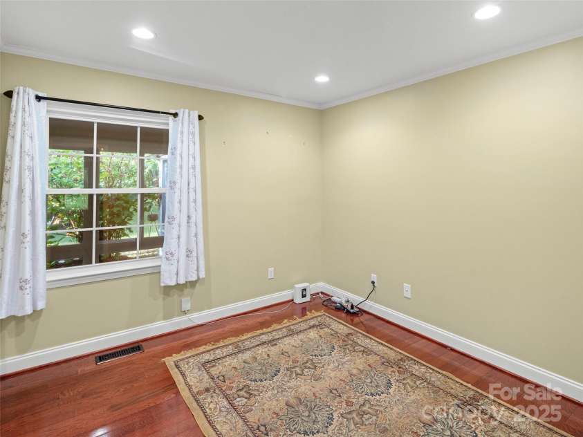 24 Ballantree Drive, Asheville, NC 28803.  MLS# CAR4289014, YatesRealty ID 31089. 