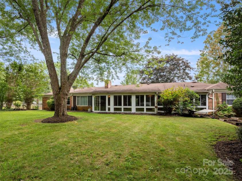 24 Ballantree Drive, Asheville, NC 28803.  MLS# CAR4289014, YatesRealty ID 31089. 