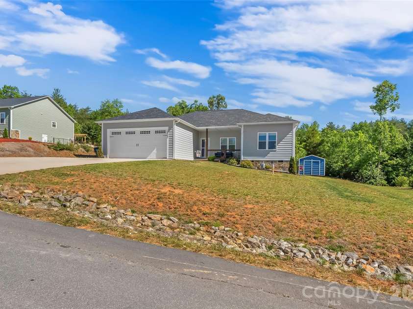2455 Saratoga Run, Morganton, NC 28655.  MLS# CAR4383335, YatesRealty ID 31089. 