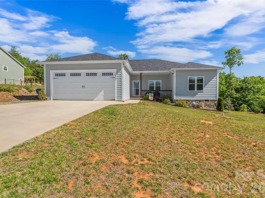 2455 Saratoga Run, Morganton, NC 28655.  MLS# CAR4383335, YatesRealty ID 31089. 