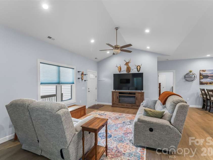 2455 Saratoga Run, Morganton, NC 28655.  MLS# CAR4383335, YatesRealty ID 31089. 