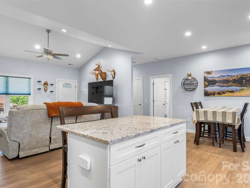 2455 Saratoga Run, Morganton, NC 28655.  MLS# CAR4383335, YatesRealty ID 31089. 
