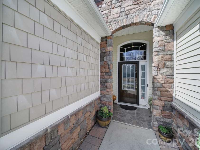 52083 Longspur Lane, Fort Mill, SC 29707.  MLS# CAR4354053, YatesRealty ID 3109. 