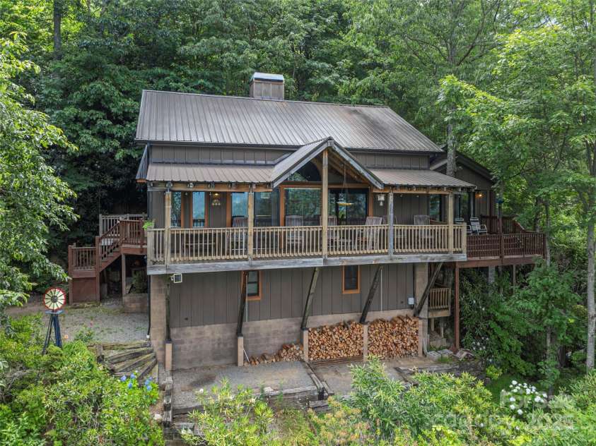 236 Dove Drive, Maggie Valley, NC 28751.  MLS# CAR4289160, YatesRealty ID 31090. 