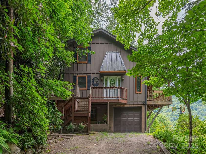 236 Dove Drive, Maggie Valley, NC 28751.  MLS# CAR4289160, YatesRealty ID 31090. 
