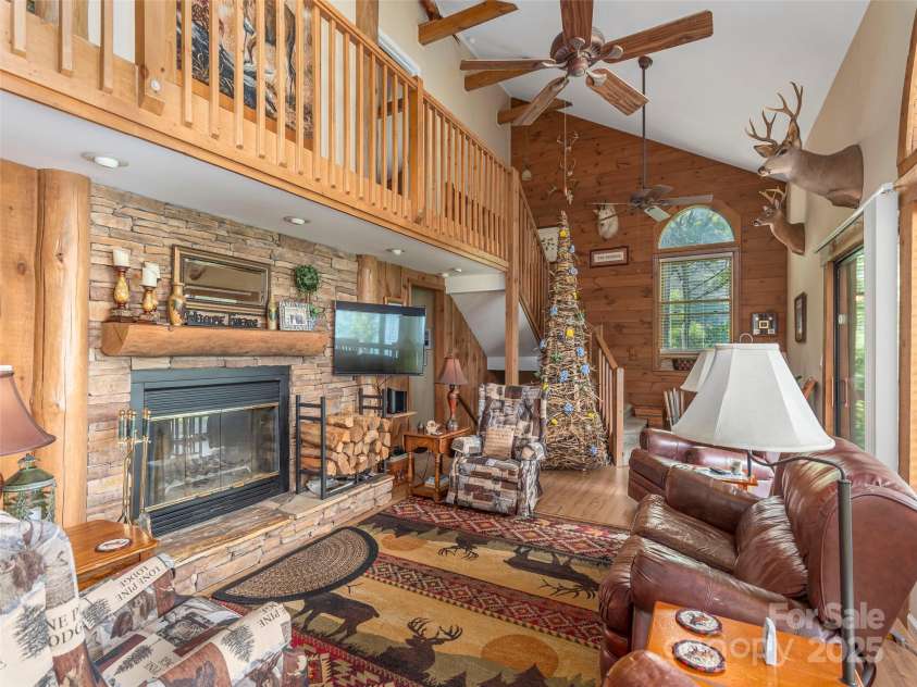236 Dove Drive, Maggie Valley, NC 28751.  MLS# CAR4289160, YatesRealty ID 31090. 