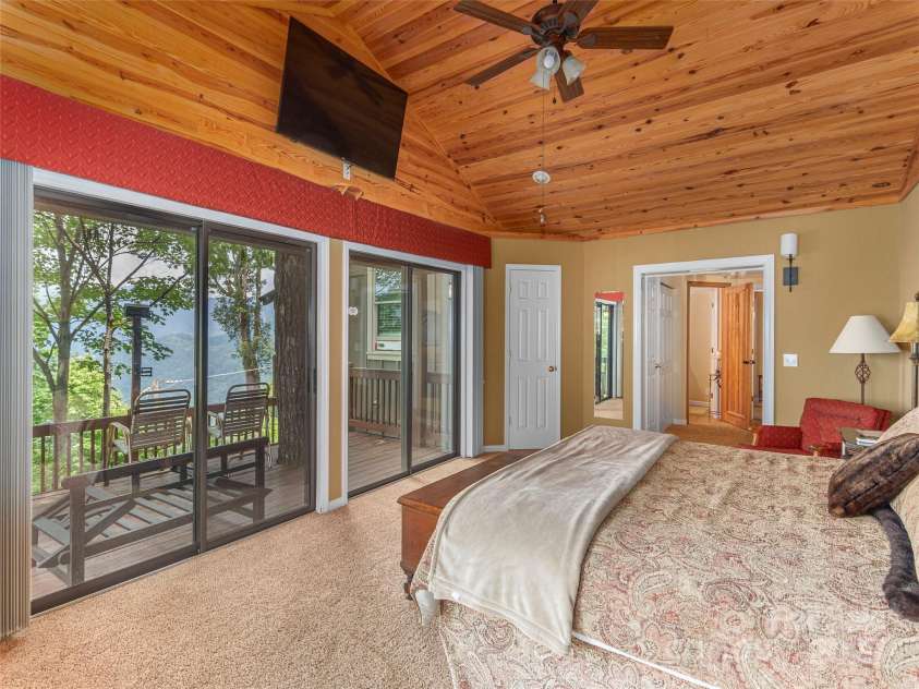 236 Dove Drive, Maggie Valley, NC 28751.  MLS# CAR4289160, YatesRealty ID 31090. 