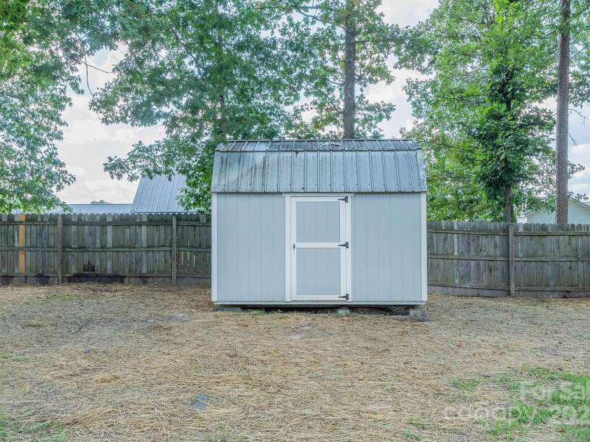155 Ellen Street, Salisbury, NC 28146.  MLS# CAR4284503, YatesRealty ID 31092. 